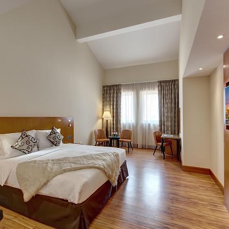J5 Villas Holiday Homes Barsha Gardens Дубай Экстерьер фото