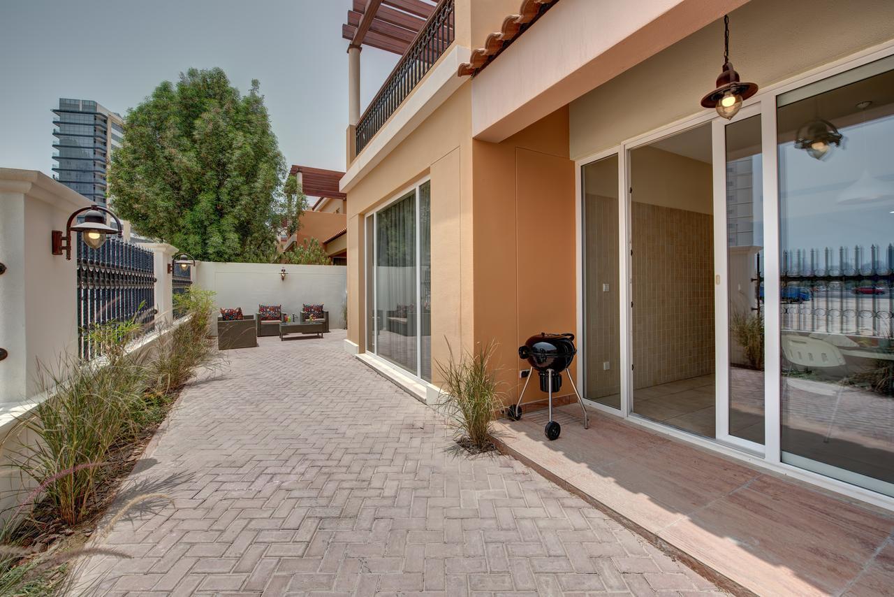 J5 Villas Holiday Homes Barsha Gardens Дубай Экстерьер фото