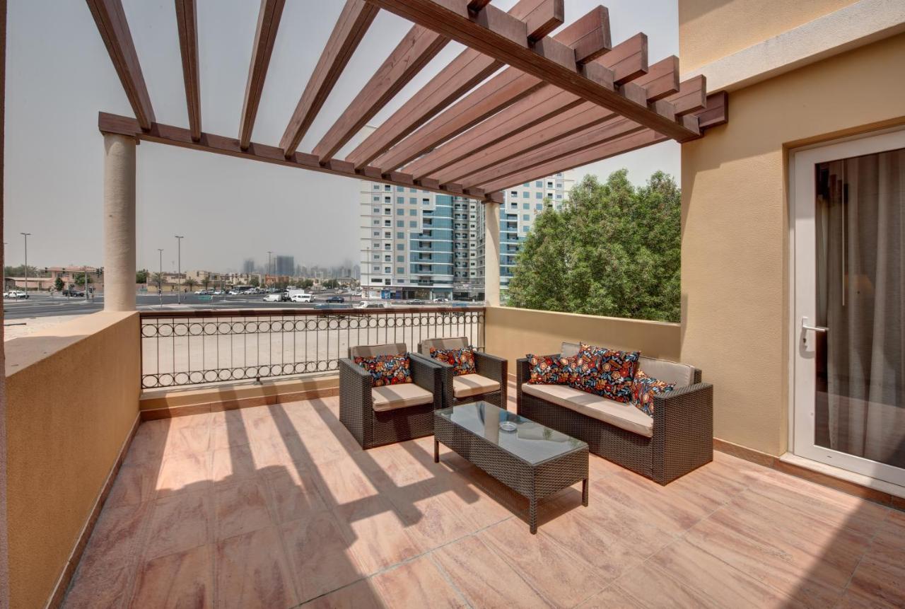 J5 Villas Holiday Homes Barsha Gardens Дубай Экстерьер фото
